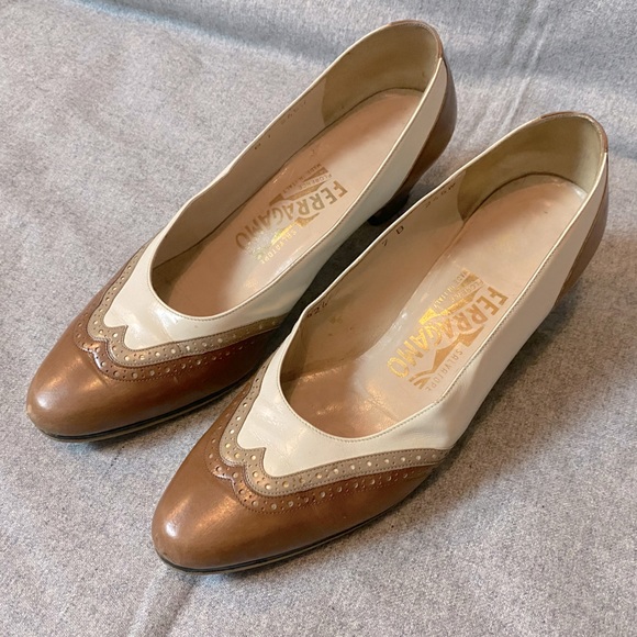 Salvatore Ferragamo Shoes - 1980s vintage Salvatore Ferragamo spectator pumps, resoled